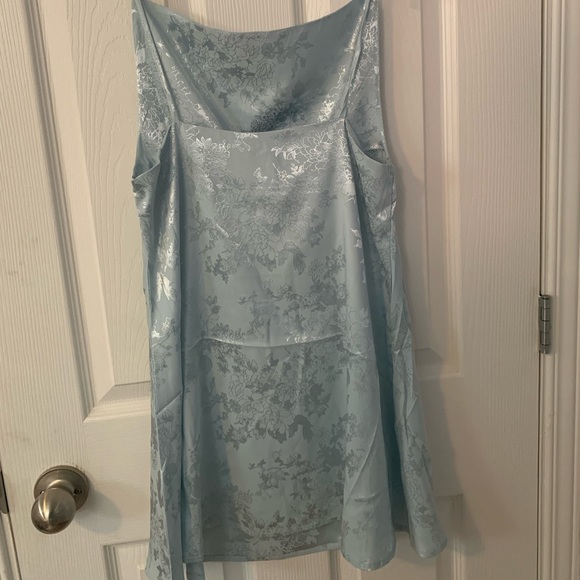 Blue satin dress from Shekou - Picture 3 of 4